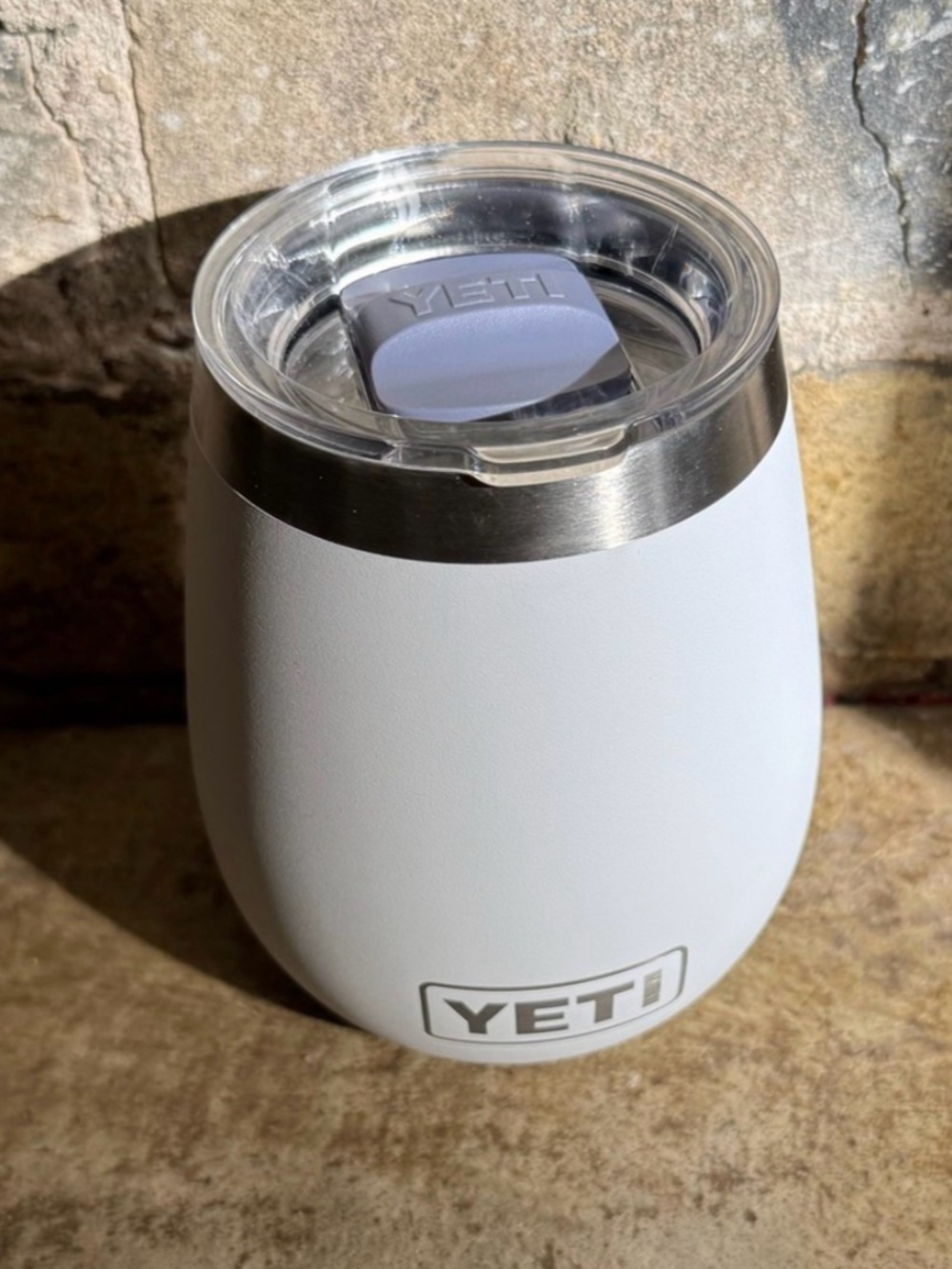 YETI wine alpine White Insulated Tumbler with lilac purple magslider